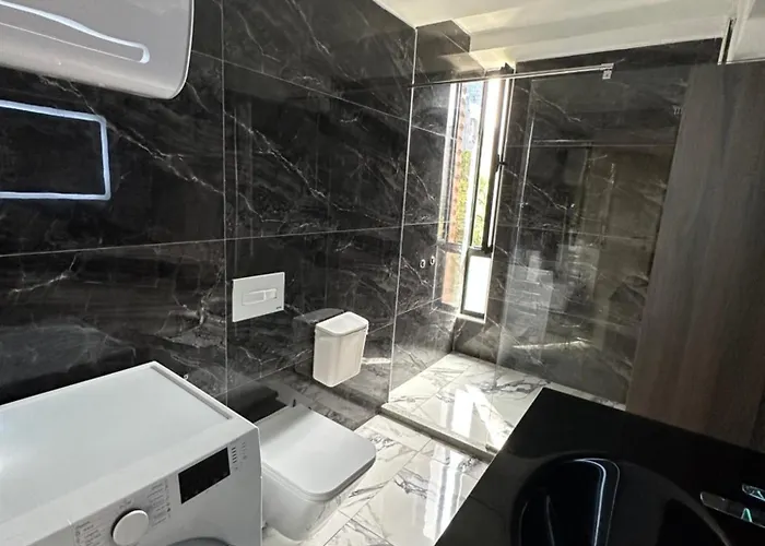 Piazza Center * ティラナ